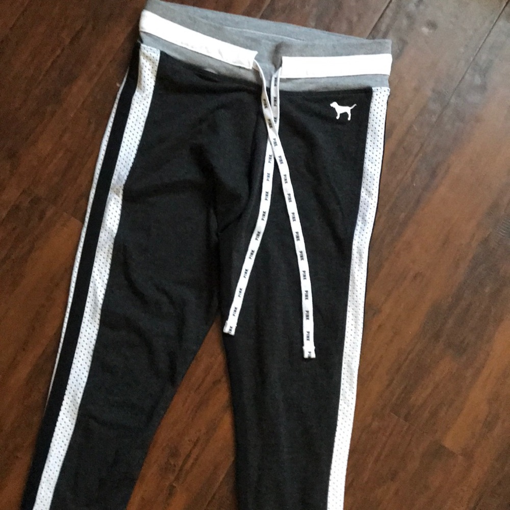 PINK yoga leggings